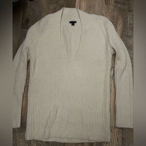 Ann Taylor Men's V-Neck Sweater in Cream